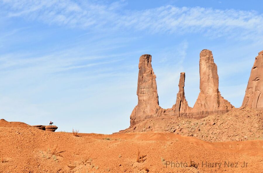Monument Valley: Scenic 2.5-Hour Guided Tour - Ear of the Wind: the dune walk and the real souvenir
