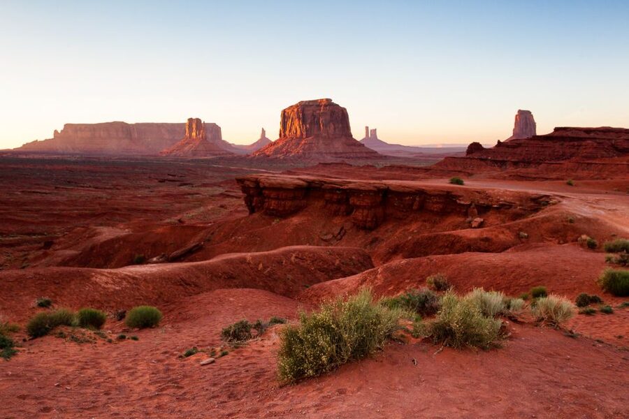Monument Valley: Sunset Tour with Navajo Guide - Why a Monument Valley sunset tour feels different from a self-drive