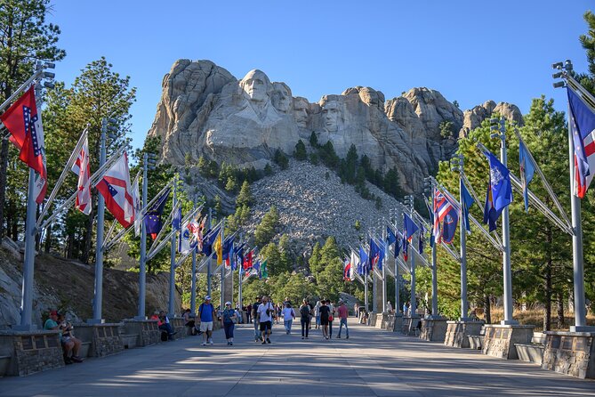 Mount Rushmore and Black Hills Tour with Two Meals and a Music Variety Show - Key highlights worth your attention