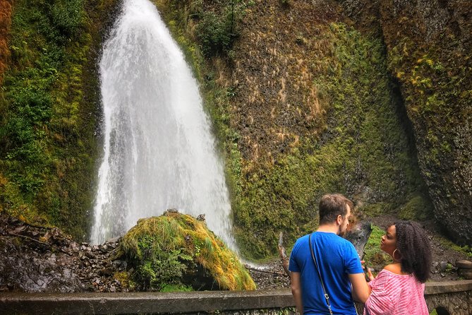 Multnomah Falls and Columbia River Gorge Half-Day Hiking Tour - Bridal Veil Falls State Park: the fairy-tale vibe with a short downhill walk