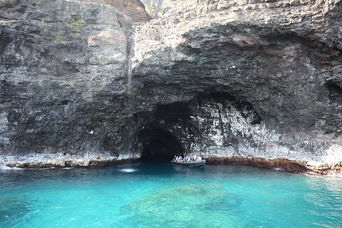 Na Pali Coast Half-Day Raft and Snorkel Adventure - Why a small raft is the smart way to see Na Pali