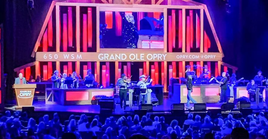 Nashville: Grand Ole Opry Show Ticket - The Grand Ole Opry House: why this stage still matters