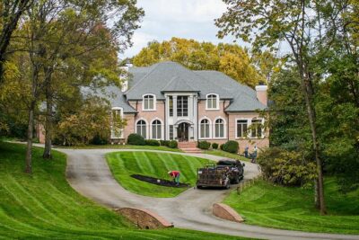 Nashville “Homes Of The Stars” Narrated Bus Tour with 30+ Celebrity Homes