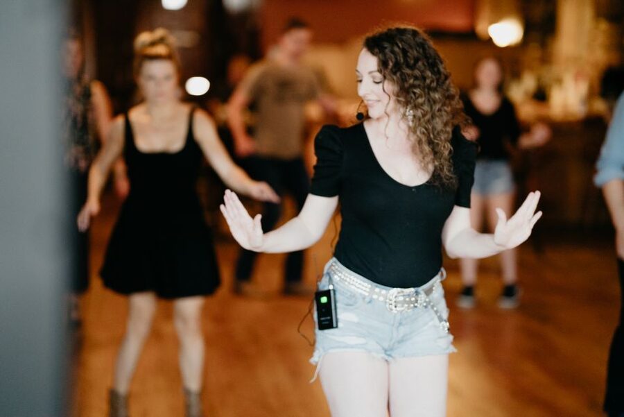 Nashville: Line Dancing Class with Keepsake Video - A 1-Hour Line Dancing Party on Nashville’s Broadway (In a Real Honky-Tonk)