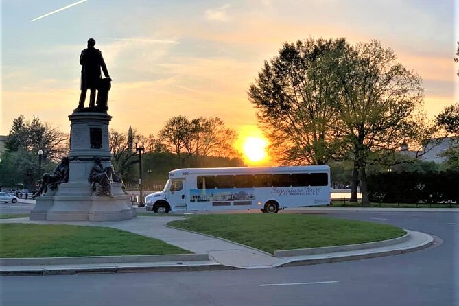 National Mall Night Tour with 10+ Monuments (Public or Private) - What happens during the 3-hour loop