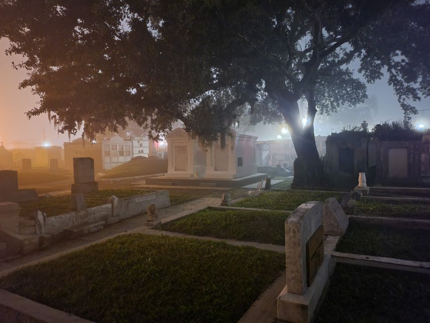 New Orleans: Cemetery Bus Tour At Dark with Exclusive Access - Why a New Orleans cemetery tour at dark feels different