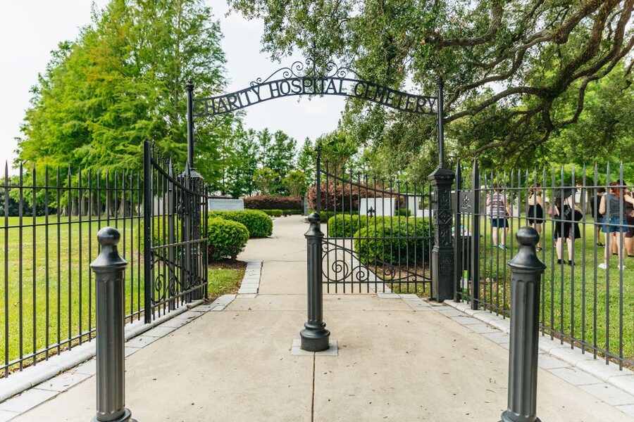 New Orleans: Cemetery Tour - Inside the Old Burial Grounds: What You’ll Actually See