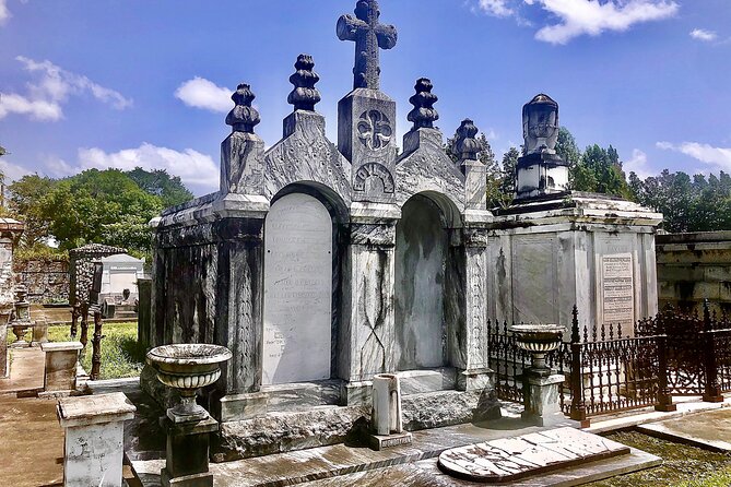 New Orleans Cemetery Walking Tour - Above-Ground Tombs: What to Notice as You Walk