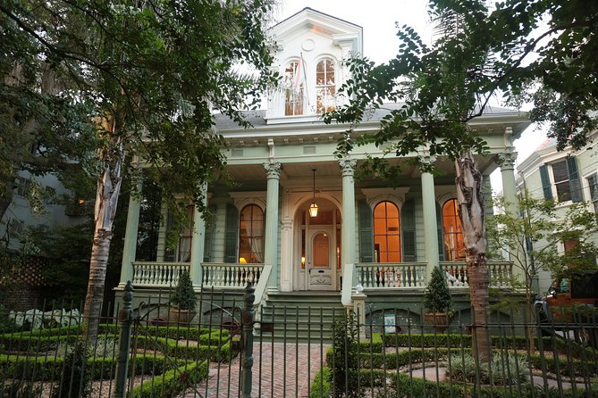 New Orleans: City Sightseeing Hop-On Hop-Off Bus Tour - Harrah’s, the Italian Piazza, and a different side of “NOLA”
