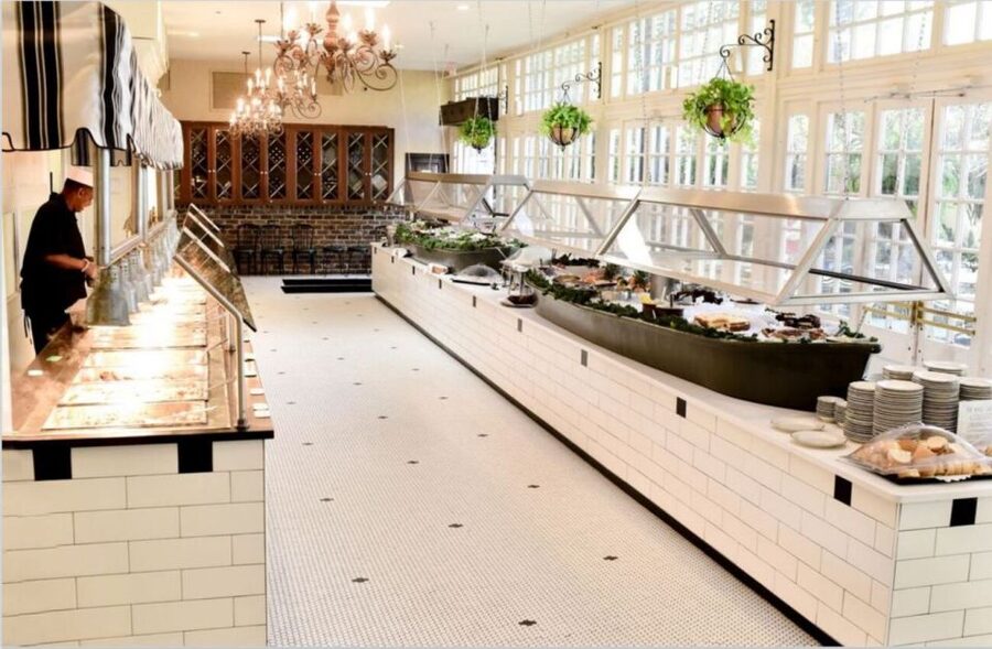 New Orleans: 'Court of Two Sisters' Jazz Brunch Buffet - Breakfast buffet before 11:30 am, what to target first