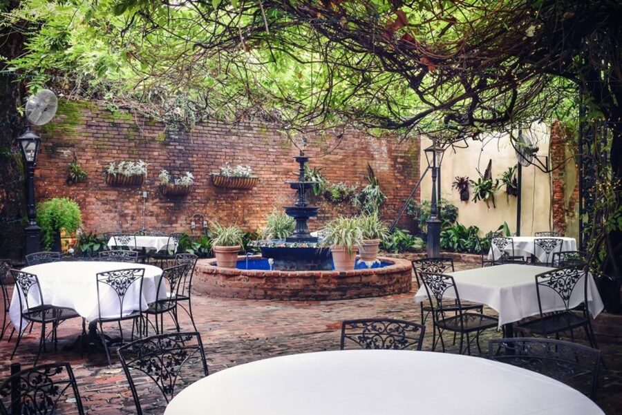 New Orleans: 'Court of Two Sisters' Jazz Brunch Buffet - Salad bar and sides, how to pace your plate like a local