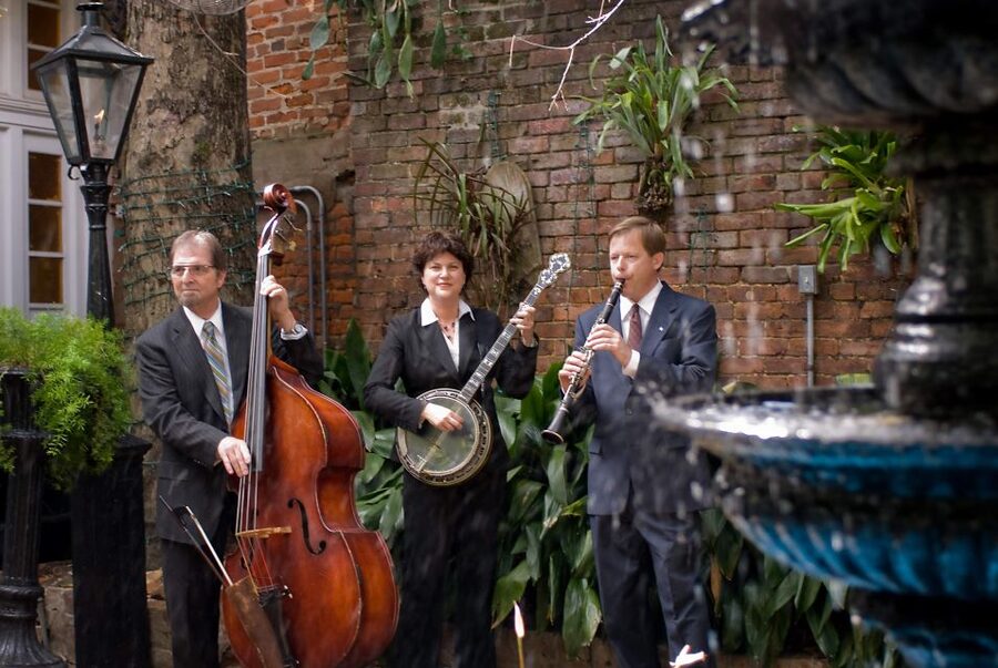 New Orleans: 'Court of Two Sisters' Jazz Brunch Buffet - Service quality, what to expect from staff