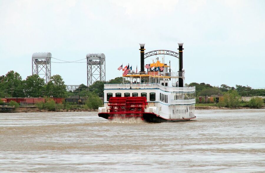 New Orleans: Creole Queen History Cruise with Optional Lunch - The on-board cruise: river views plus story-driven narration