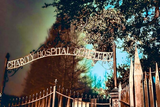 New Orleans Dead of Night Ghosts and Cemetery Bus Tour - Paying Respect at the Hurricane Katrina Memorial for 85 Unidentified Victims