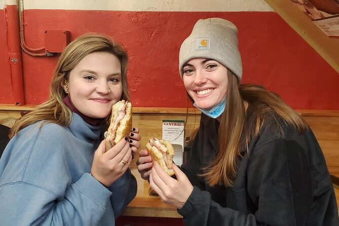 New Orleans Food Walking Tour of the French Quarter with Small-Group Option - Small-group upgrade: why max 13 feels different