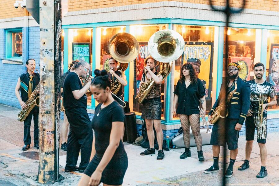 New Orleans: French Quarter Sightseeing Carriage Ride - Rain, Festivals, and Street Closures You Should Plan For