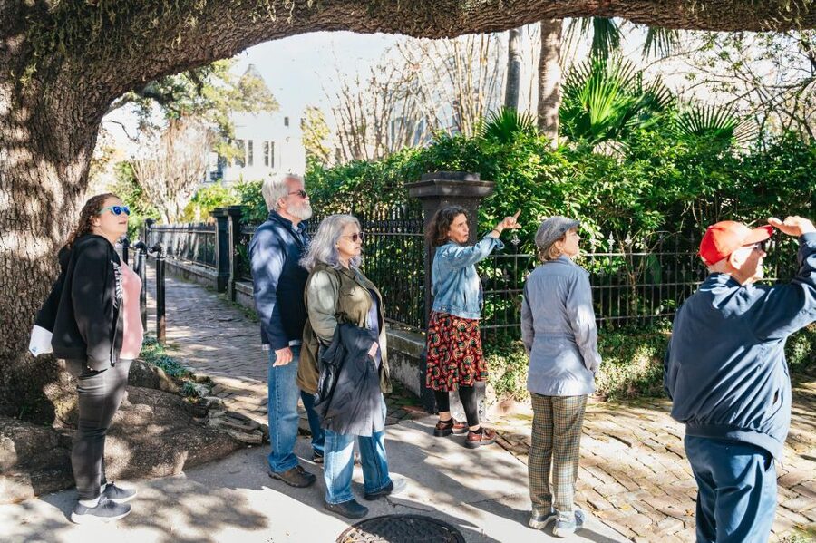 New Orleans: Garden District Guided Walking Tour - Lafayette Cemetery No. 1 from the gates: above-ground burial basics