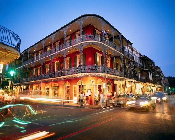 New Orleans Ghost, Vampire, Witch, Voodoo, and Mystery Tour - The pirate alley beside a church: short rumor, big atmosphere