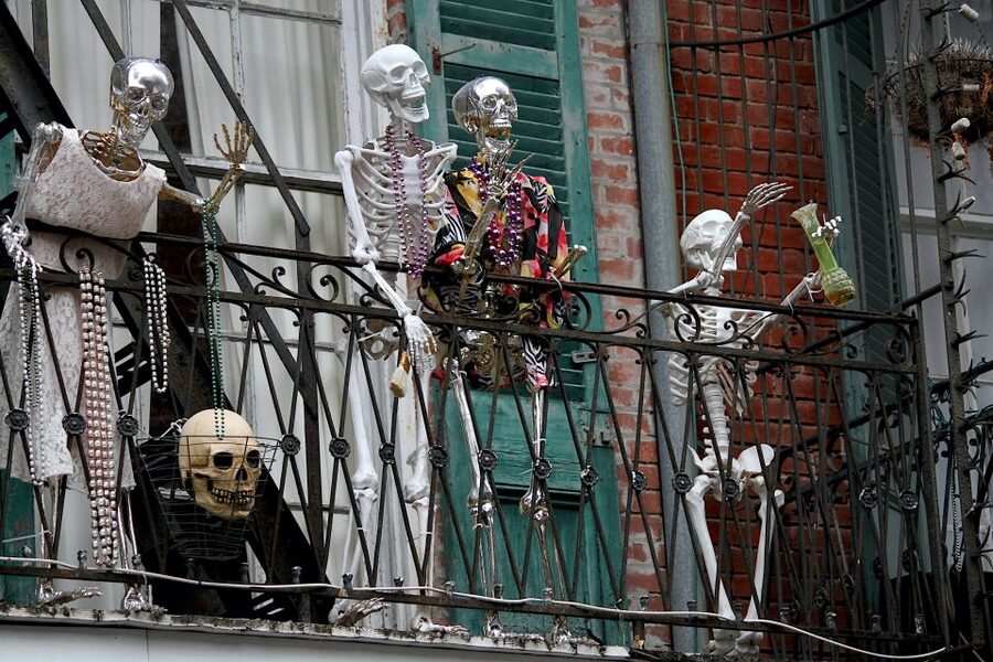 New Orleans: Haunted Pub Crawl - Meeting at Jax Brewery, Starting Where the Night Actually Begins