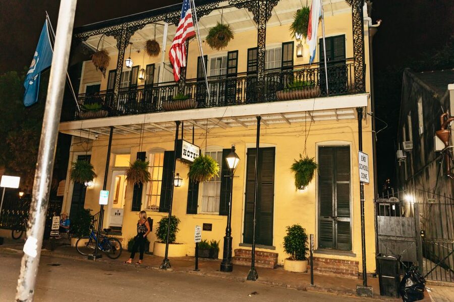 New Orleans: Haunted Pub Crawl - Pass-By Stops: May Bailey’s Place and Vampire Café