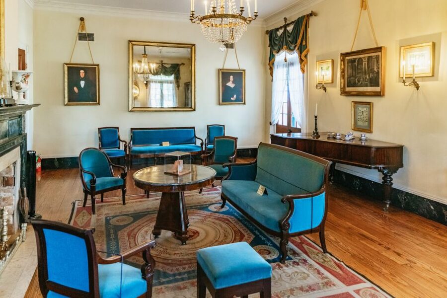 New Orleans: Oak Alley Plantation & Airboat Swamp Combo Tour - Oak Alley Plantation: Greek Revival beauty plus slavery context