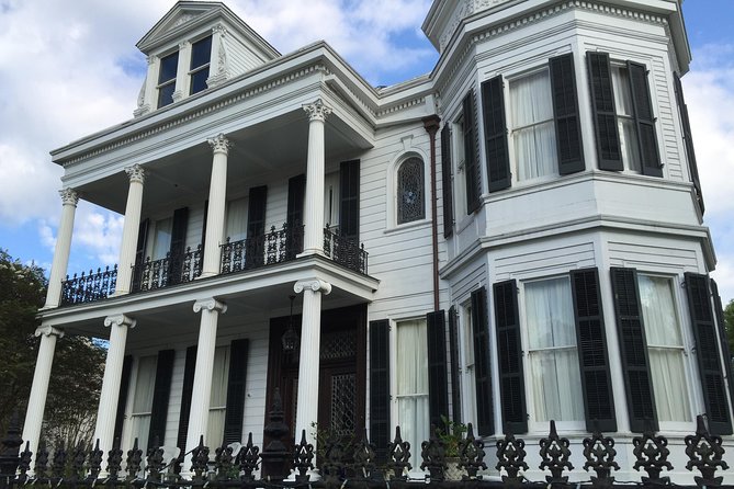 New Orleans Small-Group Garden District Walking Tour - Price and value: what $35 buys you in New Orleans
