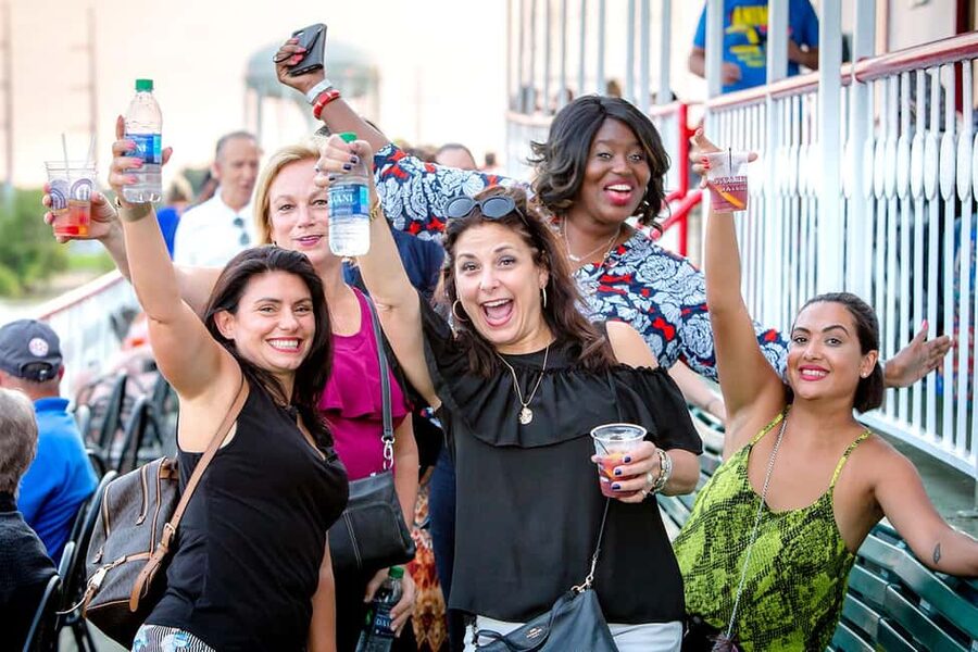 New Orleans: Sunday Steamboat Jazz Cruise + Optional Brunch - Cocktails and full-service bars on every deck