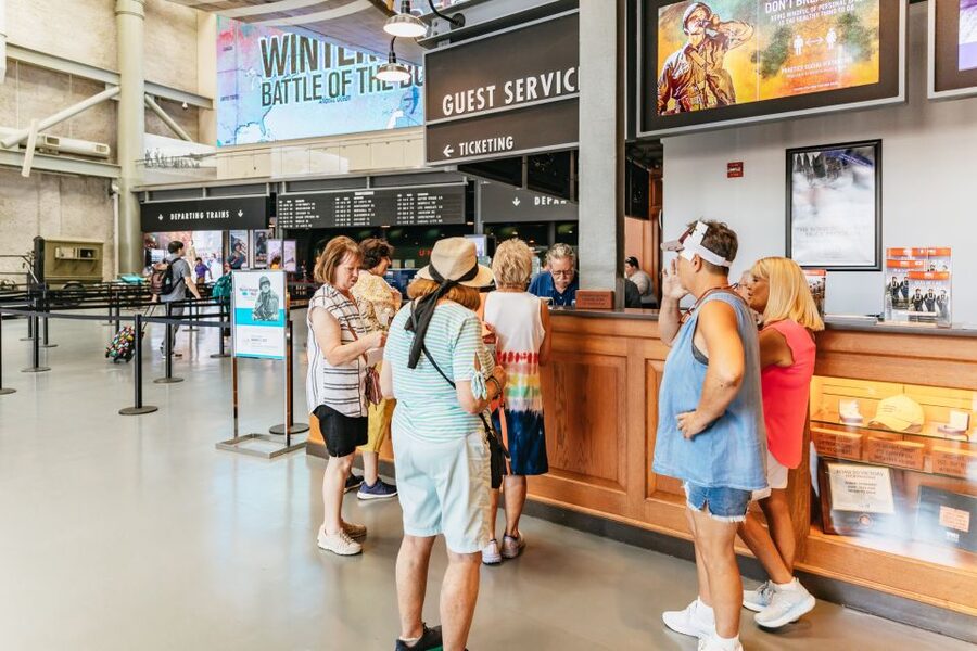 New Orleans: The National WWII Museum Ticket - Solomon Victory Theatre: The 4-D Film Option, Beyond All Boundaries (Tom Hanks Narration)