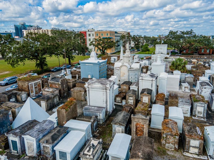 New Orleans: Walking Tour Inside St. Louis Cemetery No. 1 - Pace, shade, and the real-world experience of 55 minutes