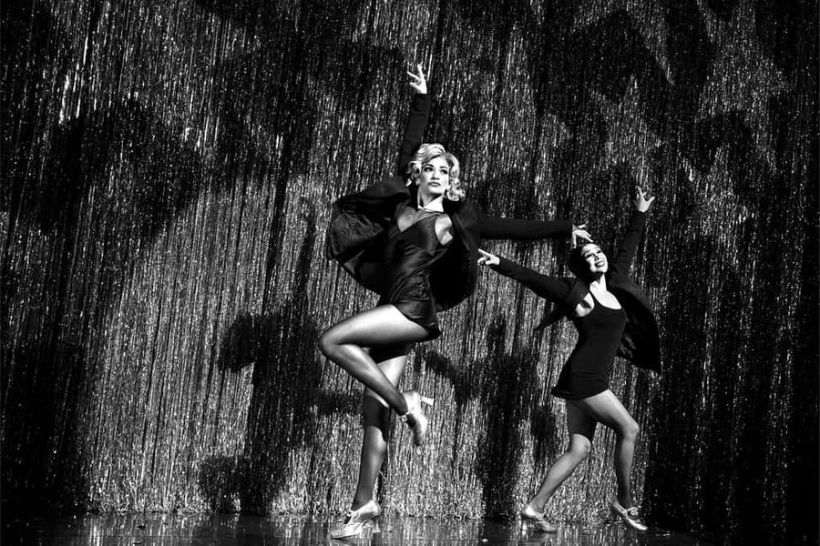 New York City: Chicago Broadway Tickets - Should you book Chicago at the Ambassador Theatre?
