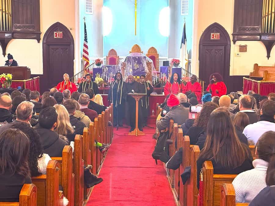 New York City: Harlem Gospel Live Music Concert - Mount Olivet Baptist Church: Meeting Point and Arrival Reality Check