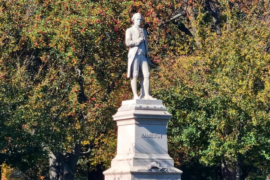New York City: Highlights of Central Park Bike or eBike Tour - Loeb Boathouse and the reservoir loop: scenic riding with quick learning stops