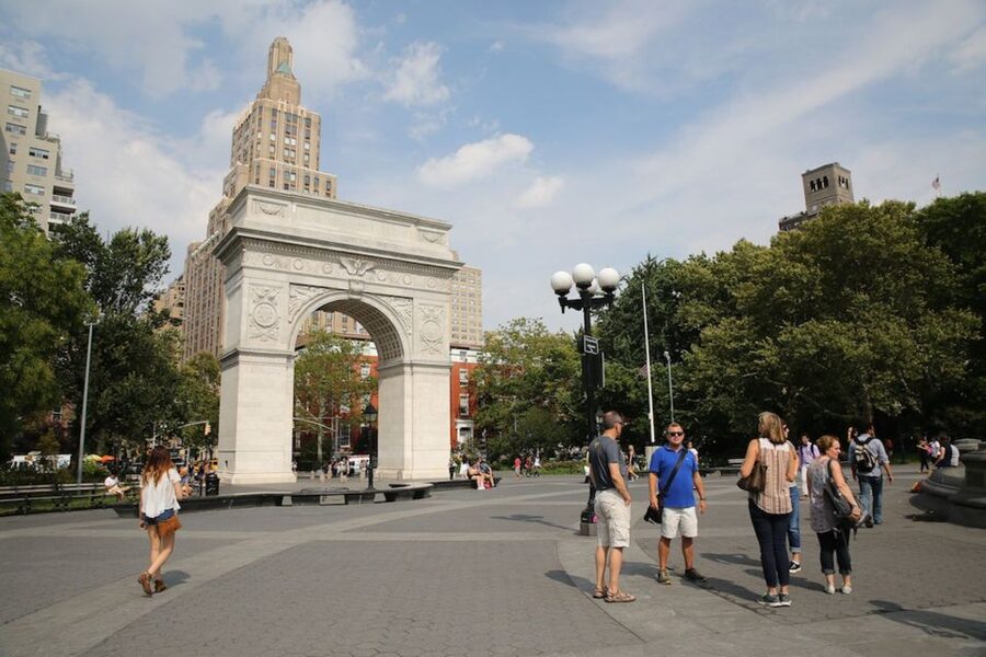 New York City: Private Tour with a Local Guide - Meeting Your Guide Where You Actually Are (Hotel Lobby or Airbnb)