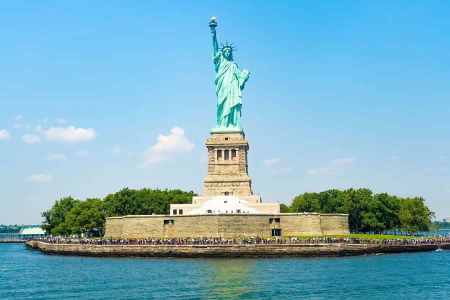 New York City: Statue of Liberty & Ellis Island Guided Tour - Tour options: Classic guide, Basic audio, or Premium with both