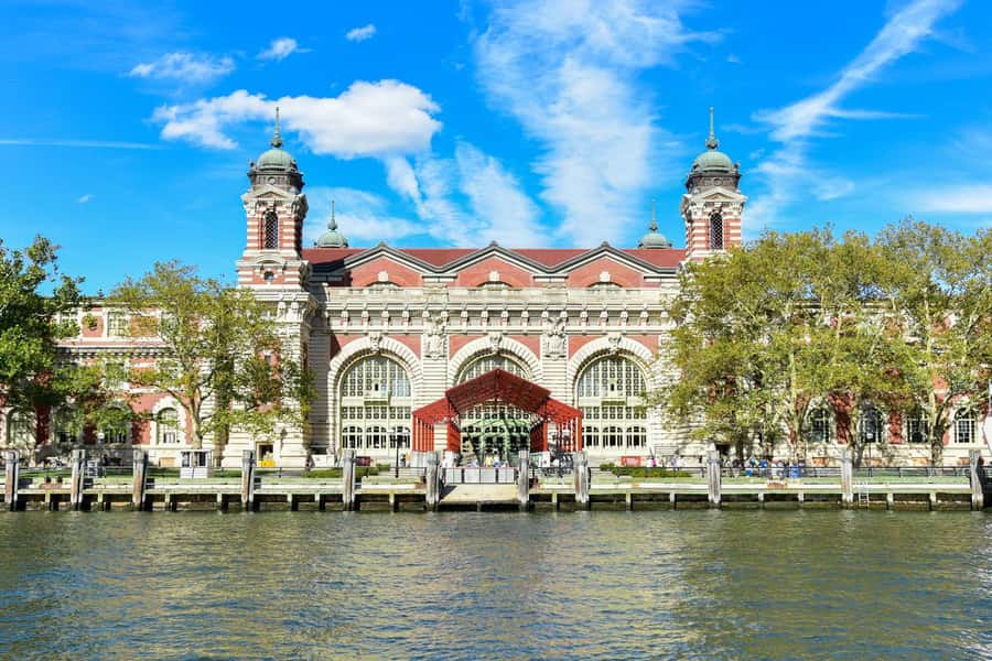 New York City: Statue of Liberty & Ellis Island Guided Tour - Who should book this Liberty and Ellis Island tour for $49