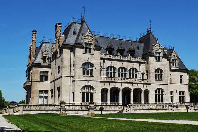 Newport Gilded Age Mansions Trolley Tour with Breakers Admission - Ocean Drive Historic District and Mansion Row on the move