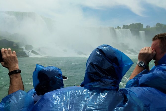 Niagara Falls in 1 Day: Tour of American and Canadian Sides - A single day that actually covers both sides of Niagara