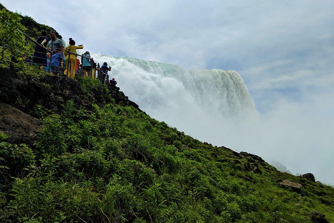 Niagara Falls in 1 Day: Tour of American and Canadian Sides - What the tour vehicle and group size mean for your comfort