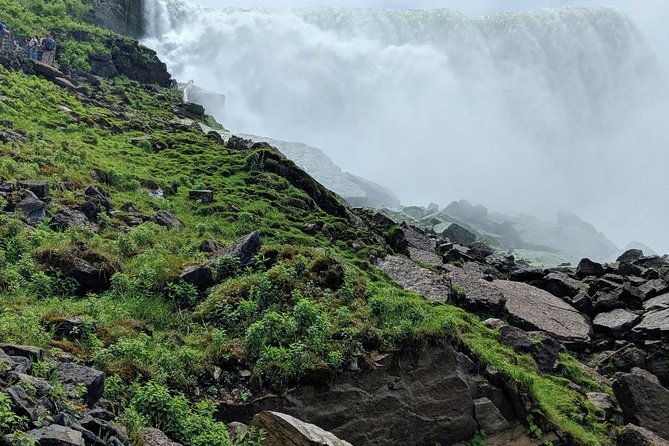 Niagara Falls in 1 Day: Tour of American and Canadian Sides - The human factor: what to expect from guides like Nick and Dayna