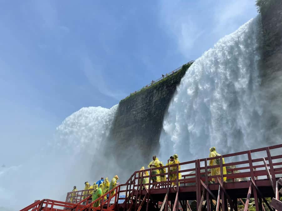 Niagara Falls: Maid of the Mist & Cave of the Winds Tour - The Tesla Monument stop: a brief cultural pause that fits the route