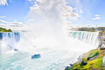 Niagara Falls Tour with Skip the Line Cruise & Maple Tasting