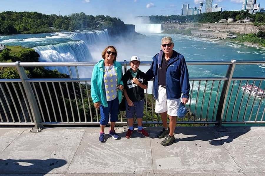 Niagara Falls, USA: Guided Tour with Maid of the Mist Cruise - What to pack so the spray and standing do not ruin your day