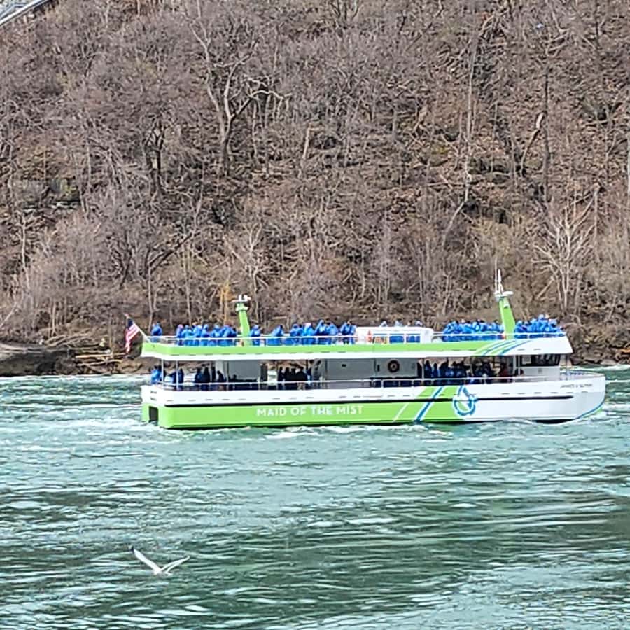 Niagara Falls, USA: Guided Tour with Maid of the Mist Cruise - Why the Maid of the Mist approach is the best way to see Horseshoe Falls