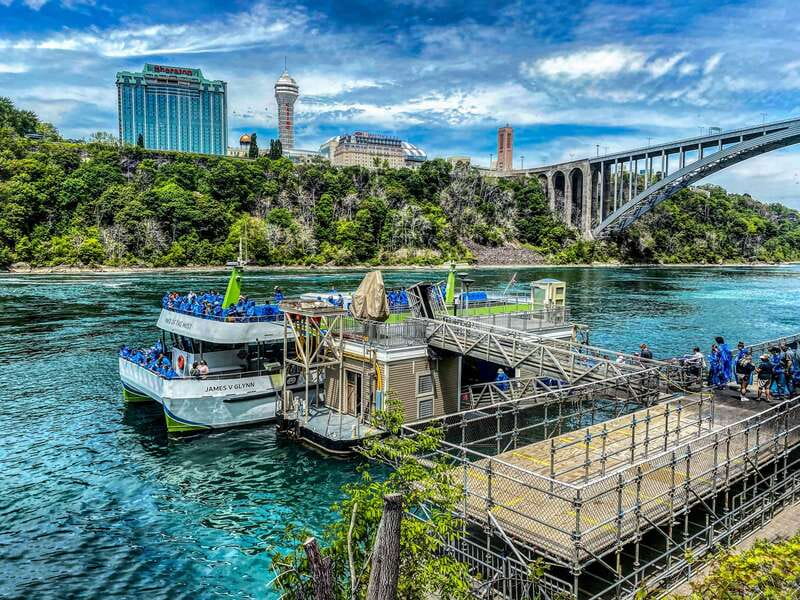 Niagara Falls, USA: Maid of Mist & Cave of Winds Combo Tour - Starting smart at the Hard Rock Cafe meeting point