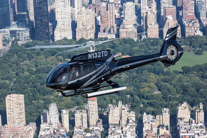 NY Helicopter Tour: Ultimate NYC Sightseeing (Heliport fees Incl) - Live Commentary and Pilot Moments, Including Olivia and David