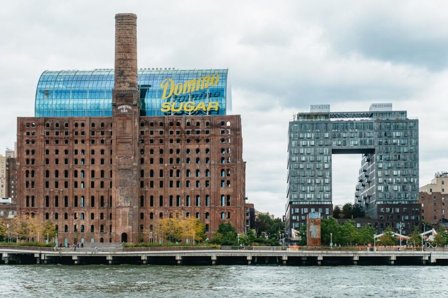 NYC: Around Manhattan Official NYC Architecture Cruise - The Waterfront Development Theme, Including East River Renewal