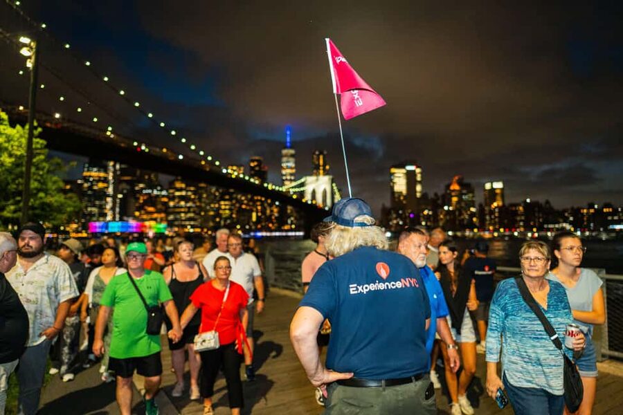 NYC at Night: 3-Hour Luxury Bus Tour of Top Highlights - Key things that make this night bus tour work