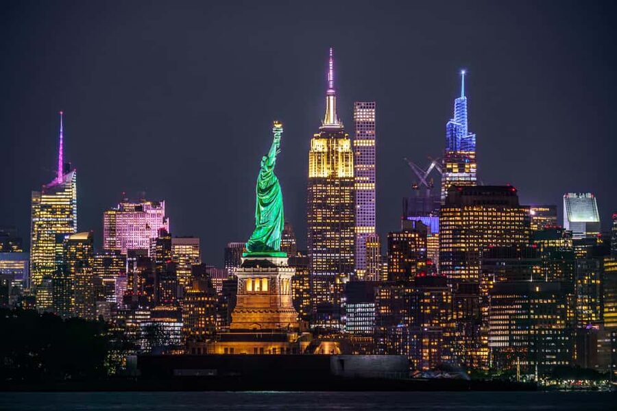 NYC at Night: 3-Hour Luxury Bus Tour of Top Highlights - A 3-hour route that stitches Midtown to Lower Manhattan lights