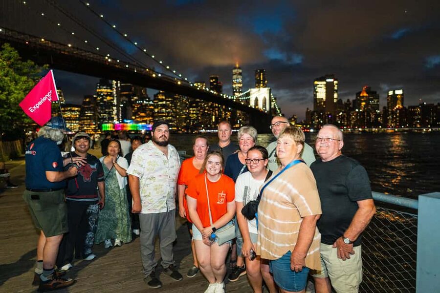 NYC at Night: 3-Hour Luxury Bus Tour of Top Highlights - Bridge views and the Manhattan skyline: photo-stop moments on the water