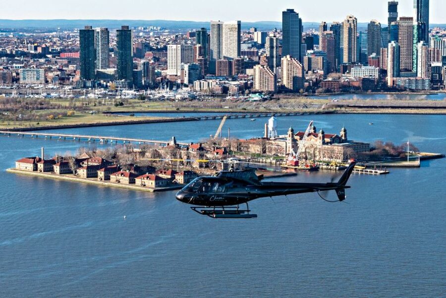 NYC: Big Apple Helicopter Tour - Getting off the ground from Pier 6 and taking in the full NYC picture